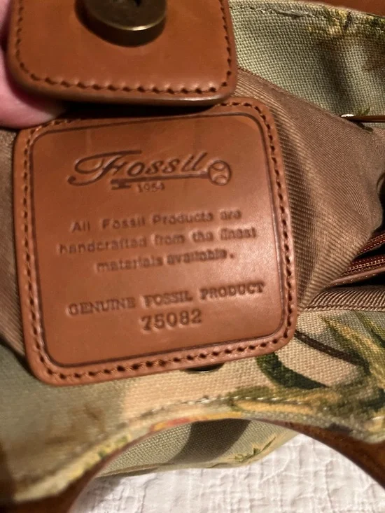 Fossil Tropical Palm Print Shoulder Bag in Green and Brown - Picture 2 of 10